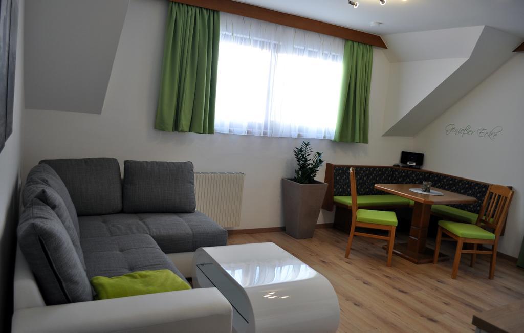 Mathiasl Panorama Ferienwohnungen Bodensdorf Ruang foto
