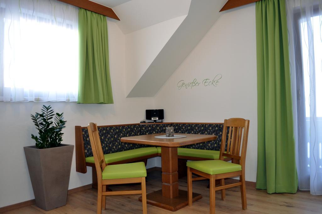 Mathiasl Panorama Ferienwohnungen Bodensdorf Ruang foto