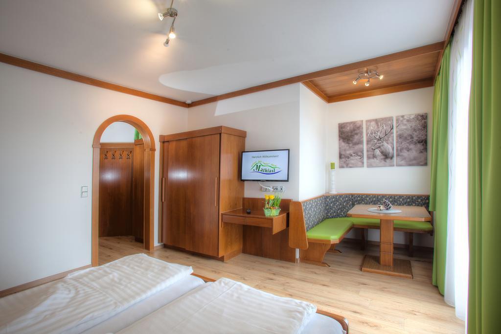 Mathiasl Panorama Ferienwohnungen Bodensdorf Bagian luar foto